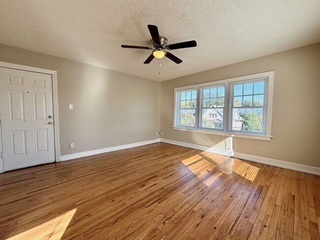 Photo - The Nelle Unidad 3736-202