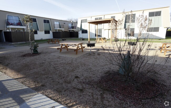 Casa Bella Apartments - Casa Bella Apartments