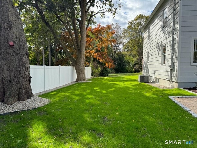 Photo - 429 Round Hill Rd