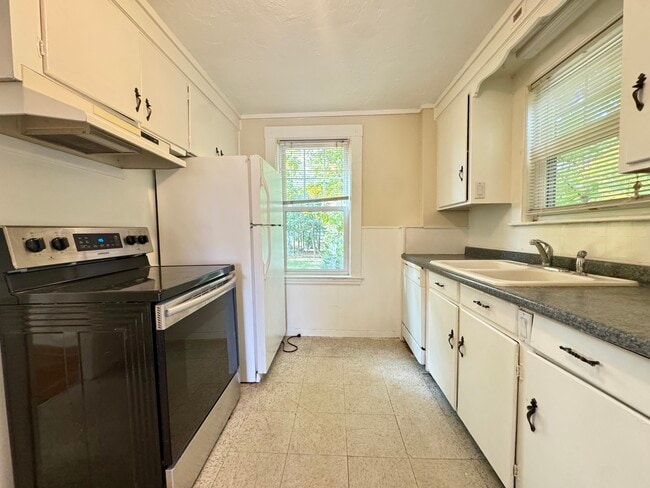 Photo - 273 Front St