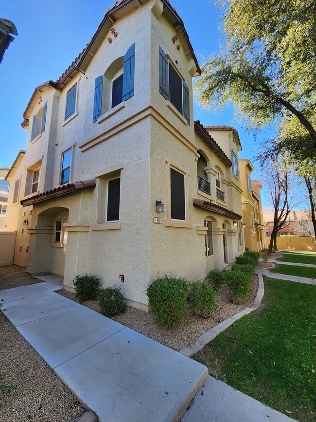 3 Bed 2 Bath Gilbert Town Home - 3 Bed 2 Bath Gilbert Town Home