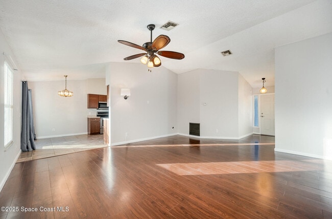 511 Biscayne Ln
