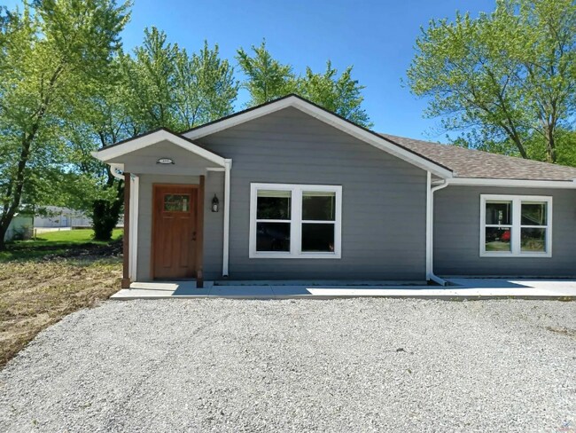 Photo - 400 W Benton St