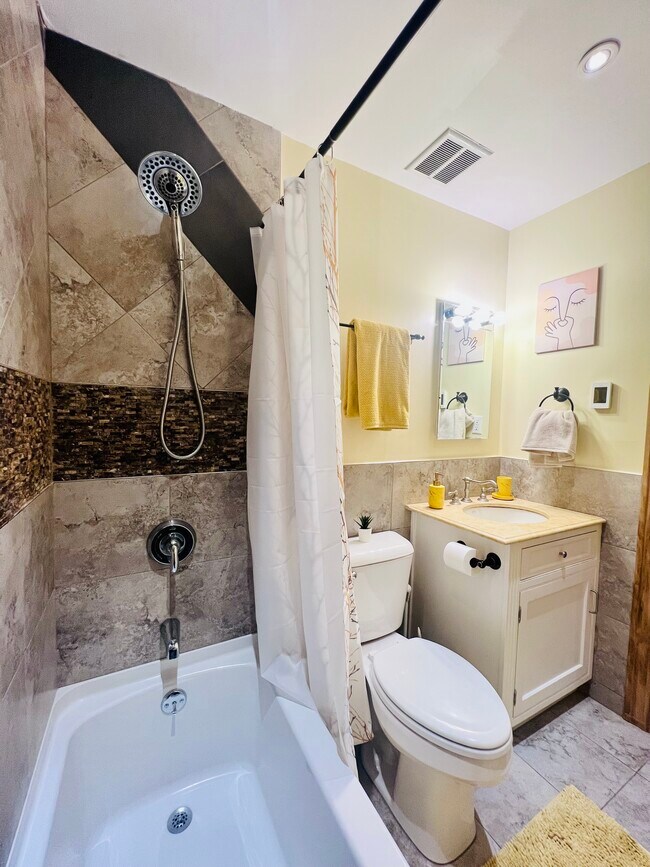 Photo - 398 Courtland Ave Unit 398 Courtland