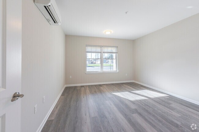 MapleCroft - 2 BD 2 BA - Ground Level