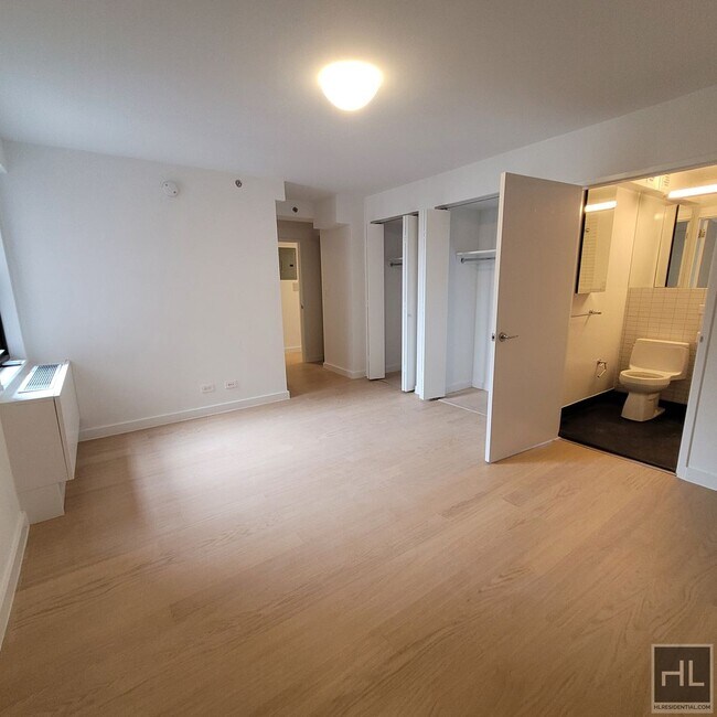 Photo - East 39th Street Unit 7J