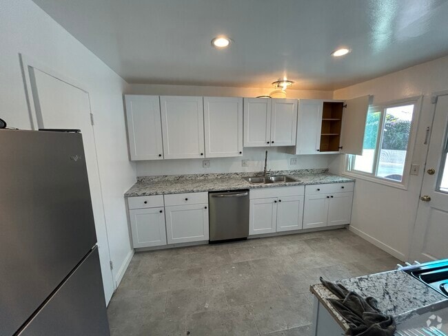 Building Photo - 299 Robinhood Ln Rental