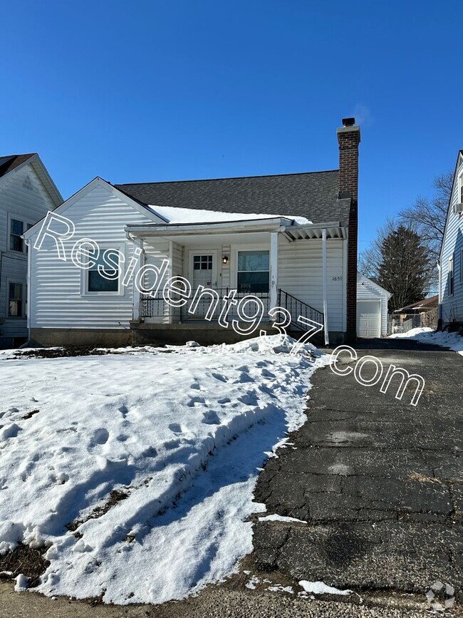 Building Photo - Updated 3 Bed 1 bath Home