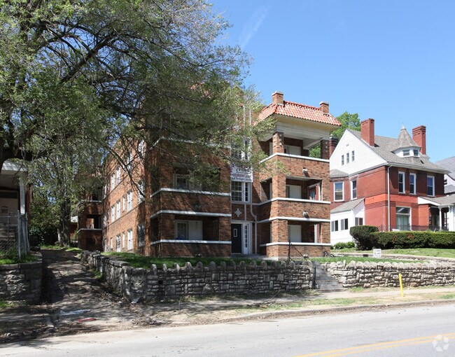 Photo - Benton Apartments