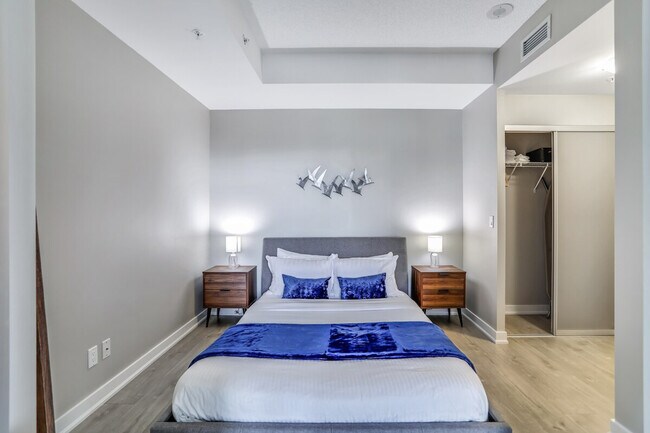 Photo - 203 Queen St W Unit ID1050765P