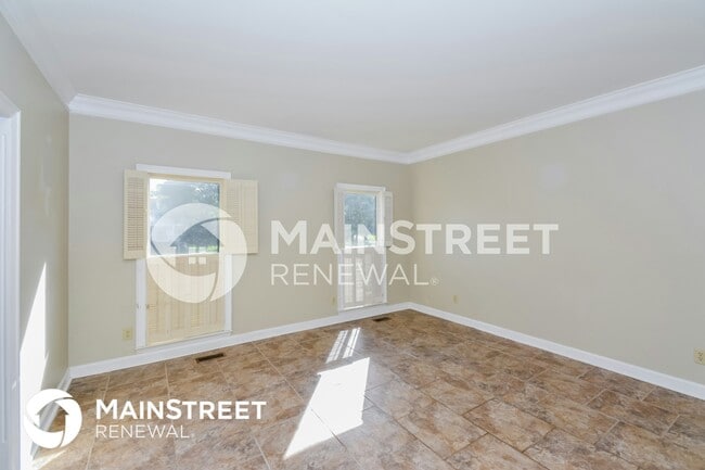 Photo - 680 Northridge Dr