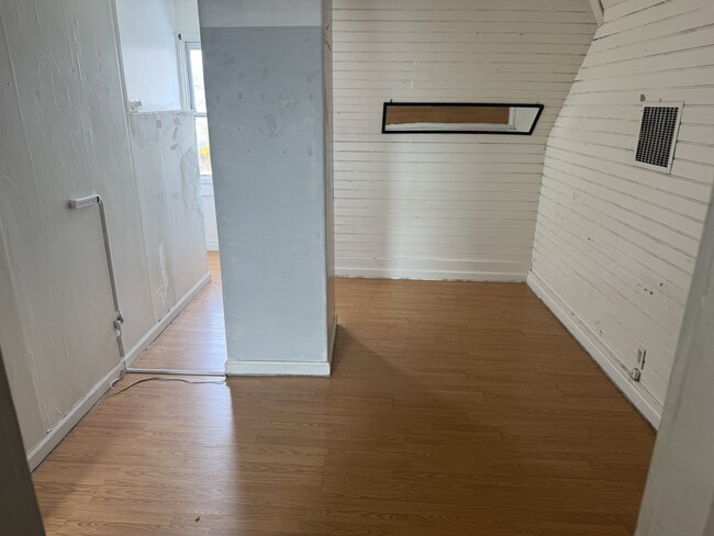 Photo - 907 Rood Ave