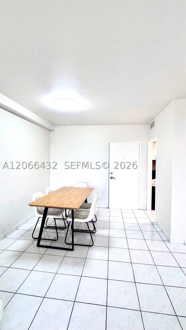7441 Wayne Ave Unit 1C