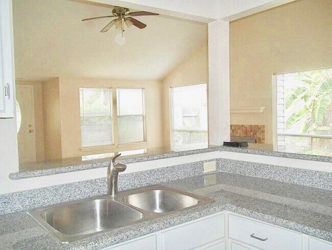 Photo - 7419 Winkleman Rd