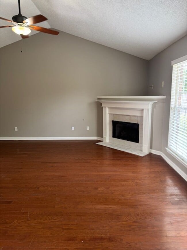 Photo - Renovated 4 Bedroom 2 Bath Home with Upsta...