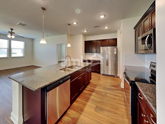 Photo - 3298 Roundabout Dr