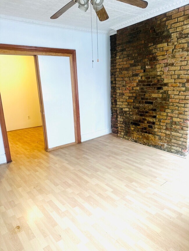 Photo - 144 W 9th St