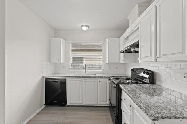 Photo - 11703 Greenglen Dr