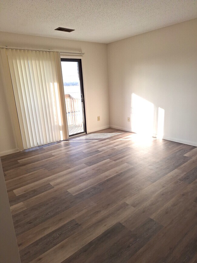 Deer Creek Apartments