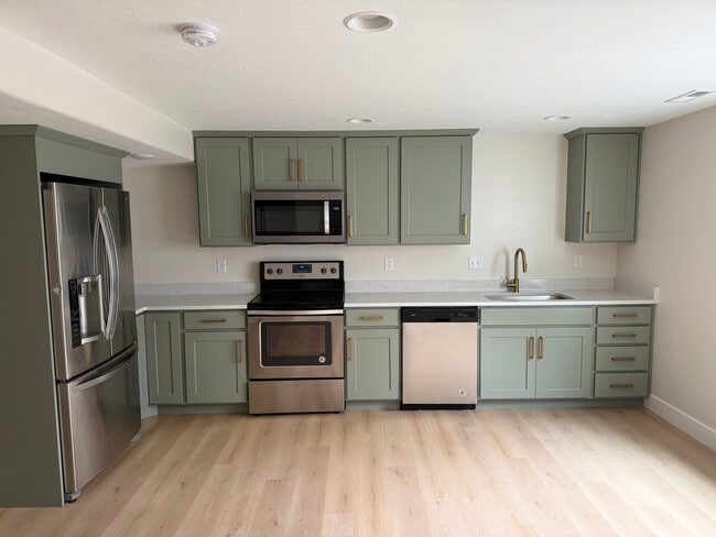Building Photo - 296 E 250 N Unit B296 Rental