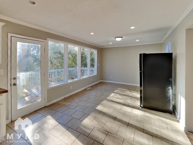 Photo - 3022 Debra Dr