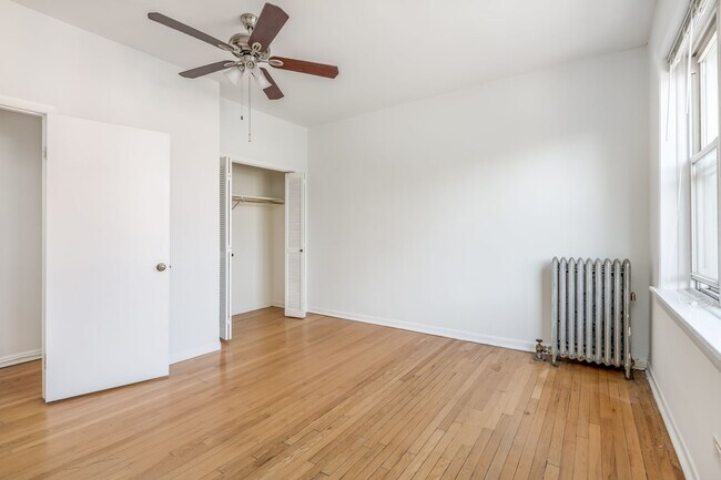 Photo - 2453 Clark N St Unidad 3