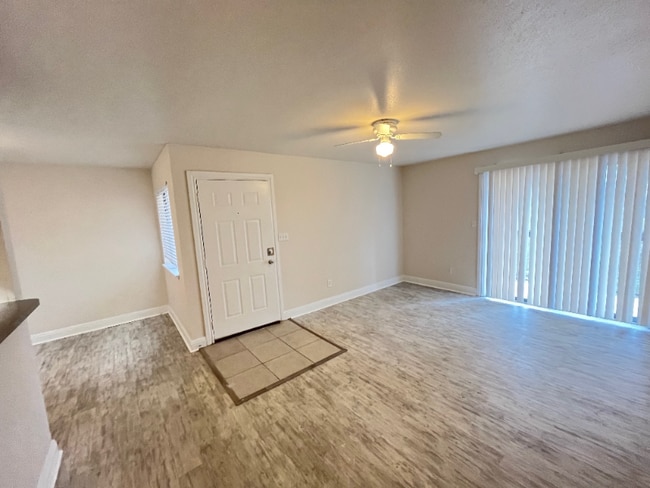 Photo - 2885 Winkler Ave Unit 617