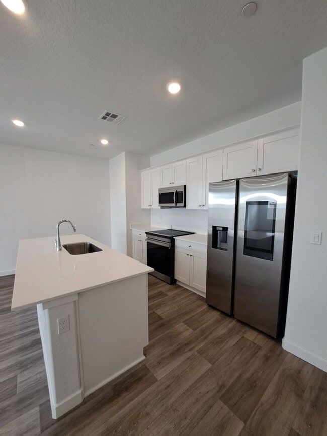 Photo - Stunning 3-Bedroom Single-Level Home in Fresno with Solar!