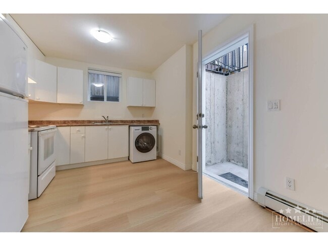 Photo - 6983-6192 192 St