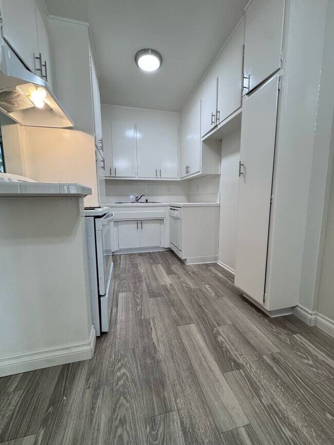 Photo - Collinswood Apartments