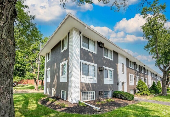 Building Photo - 808 Riverview Dr Unit 34C Rental