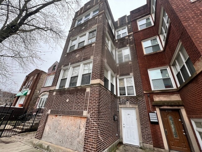 Building Photo - 3911 W 14th St Unit 3