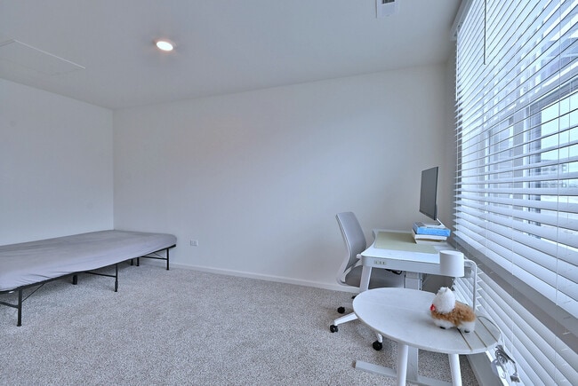 Photo - 332 Summit Cir