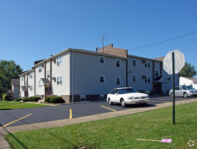 Photo - 554 Churchill Rd