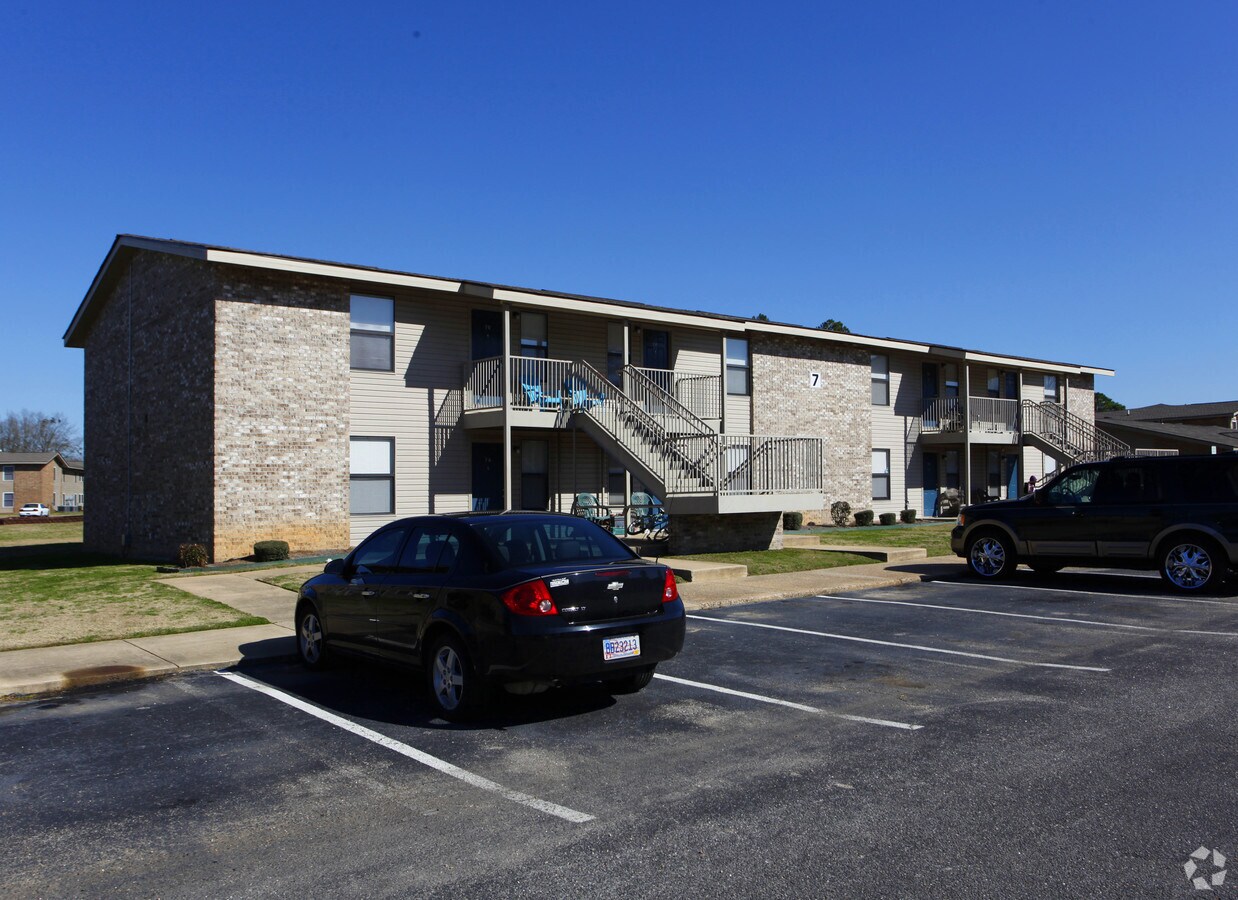 Saddlewood Apartments - Saddlewood Apartments