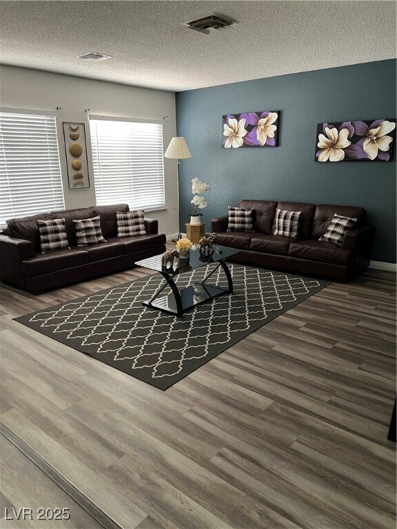 Photo - 3835 Chutney St