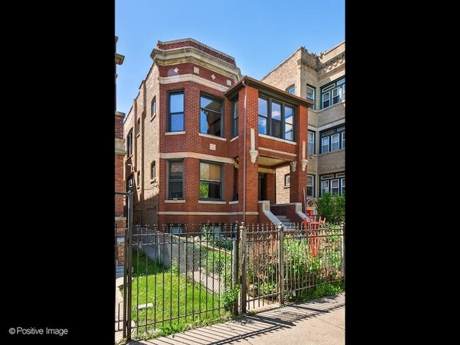 Building Photo - 1058 N Kedzie Ave Unit G