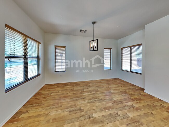 Photo - 46 W Camino Espiga