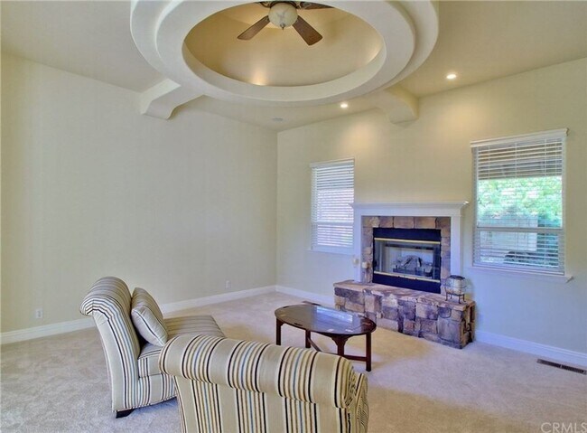 1865 Vineyard Dr