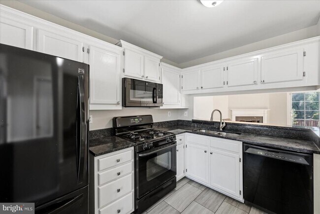 Photo - 6562 Old Carriage Ln