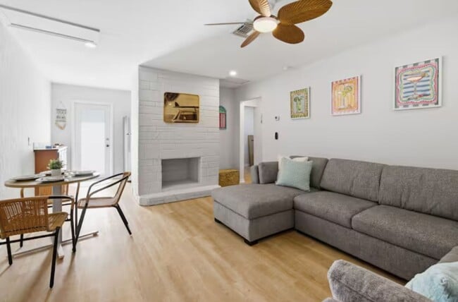 Photo - 2147 WA Unit C