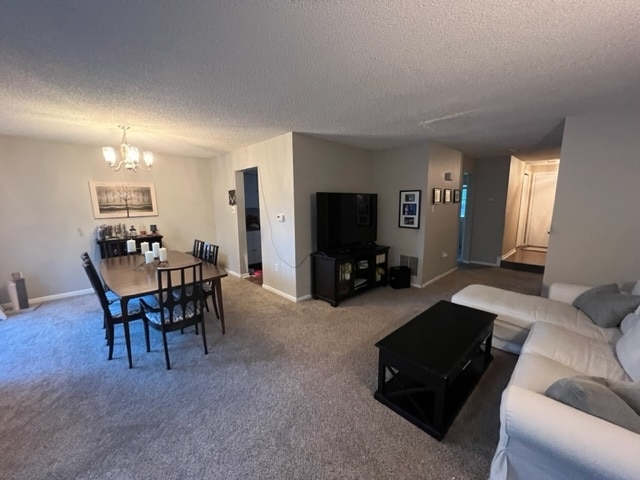 Living / Entertainment