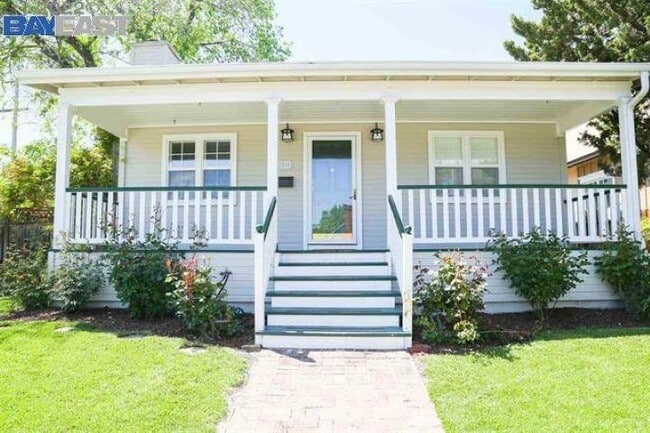 Building Photo - 1505 Brooks St