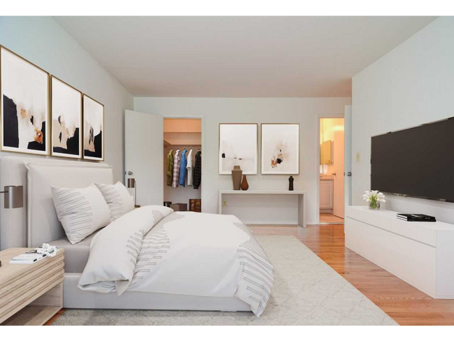 Photo - Montrose Manor