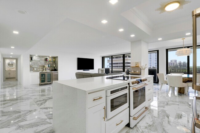Photo - 5280 N Ocean Dr Unidad 2f