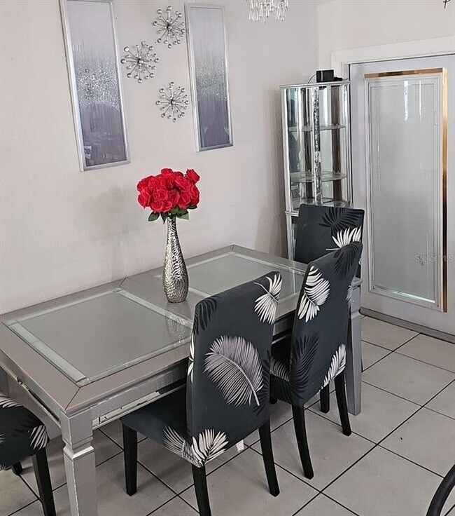 Photo - 553 Robin Hill Cir