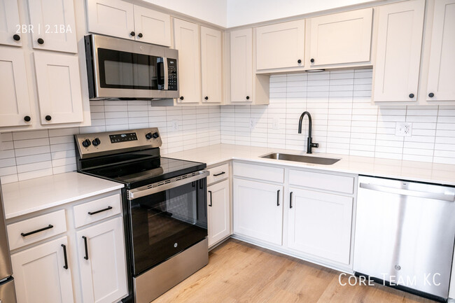 Building Photo - 128 E 29th St Rental
