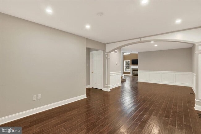 Photo - 102 Julian Dr E