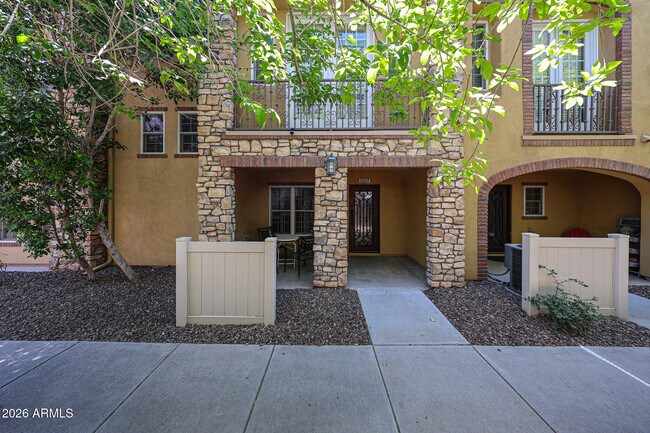 Photo - 2434 E Roma Ave