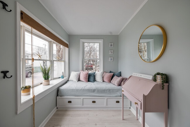 Photo - 1 Glenwood Ln